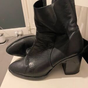 Topshop Elegant Black Leather Heeled Boots